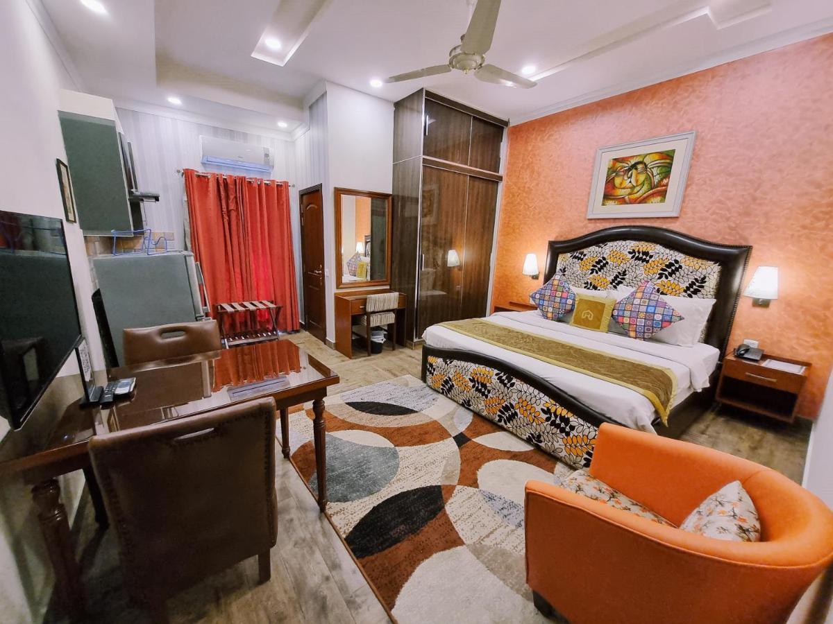 Hayyat Luxury Hotel Suites 라호르 외부 사진