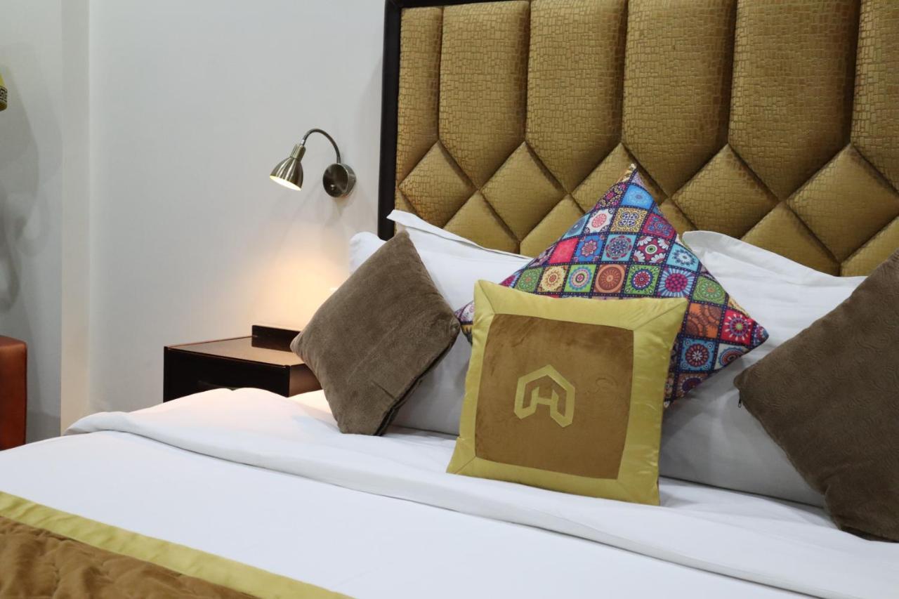 Hayyat Luxury Hotel Suites 라호르 외부 사진