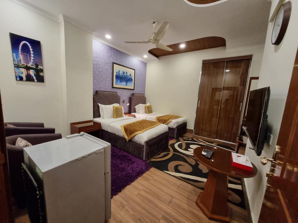 Hayyat Luxury Hotel Suites 라호르 외부 사진