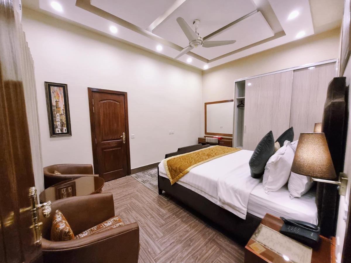 Hayyat Luxury Hotel Suites 라호르 외부 사진