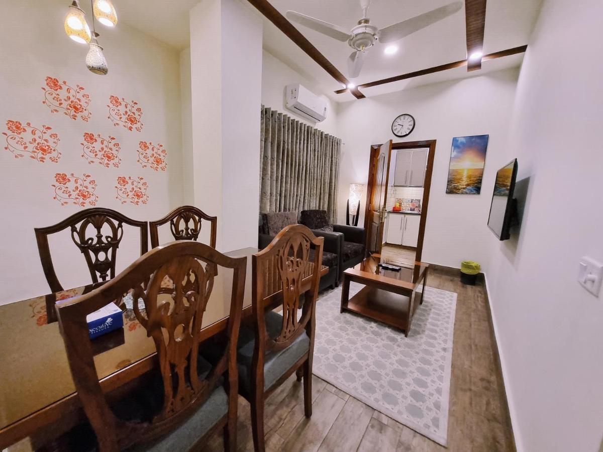 Hayyat Luxury Hotel Suites 라호르 외부 사진