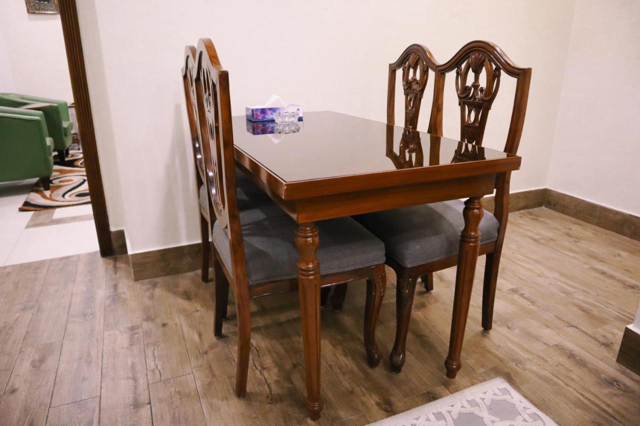 Hayyat Luxury Hotel Suites 라호르 외부 사진