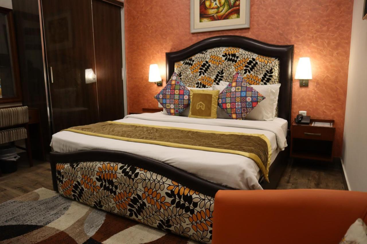 Hayyat Luxury Hotel Suites 라호르 외부 사진