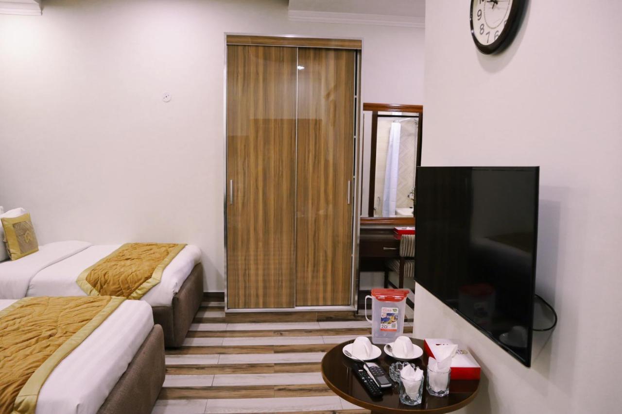 Hayyat Luxury Hotel Suites 라호르 외부 사진