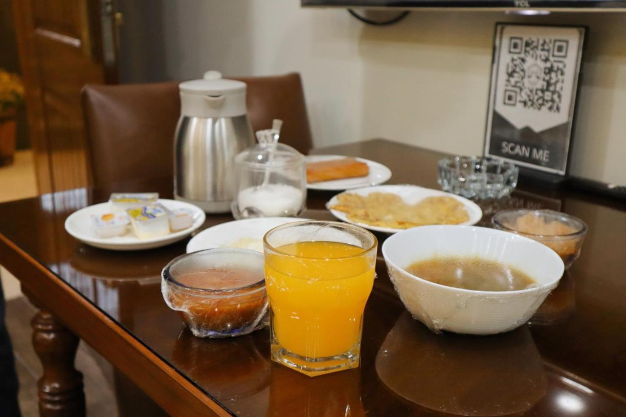 Hayyat Luxury Hotel Suites 라호르 외부 사진